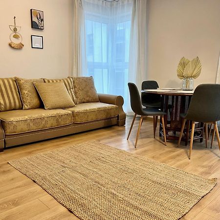 Oldtown Retro Apartment By Marina With Balcony For 6 People غدانسك المظهر الخارجي الصورة