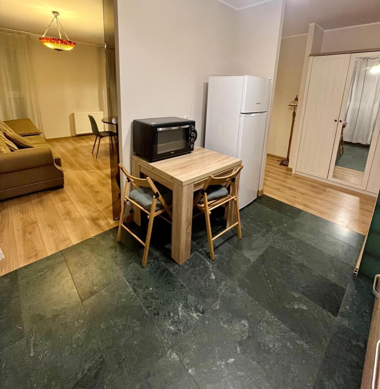 Oldtown Retro Apartment By Marina With Balcony For 6 People غدانسك المظهر الخارجي الصورة